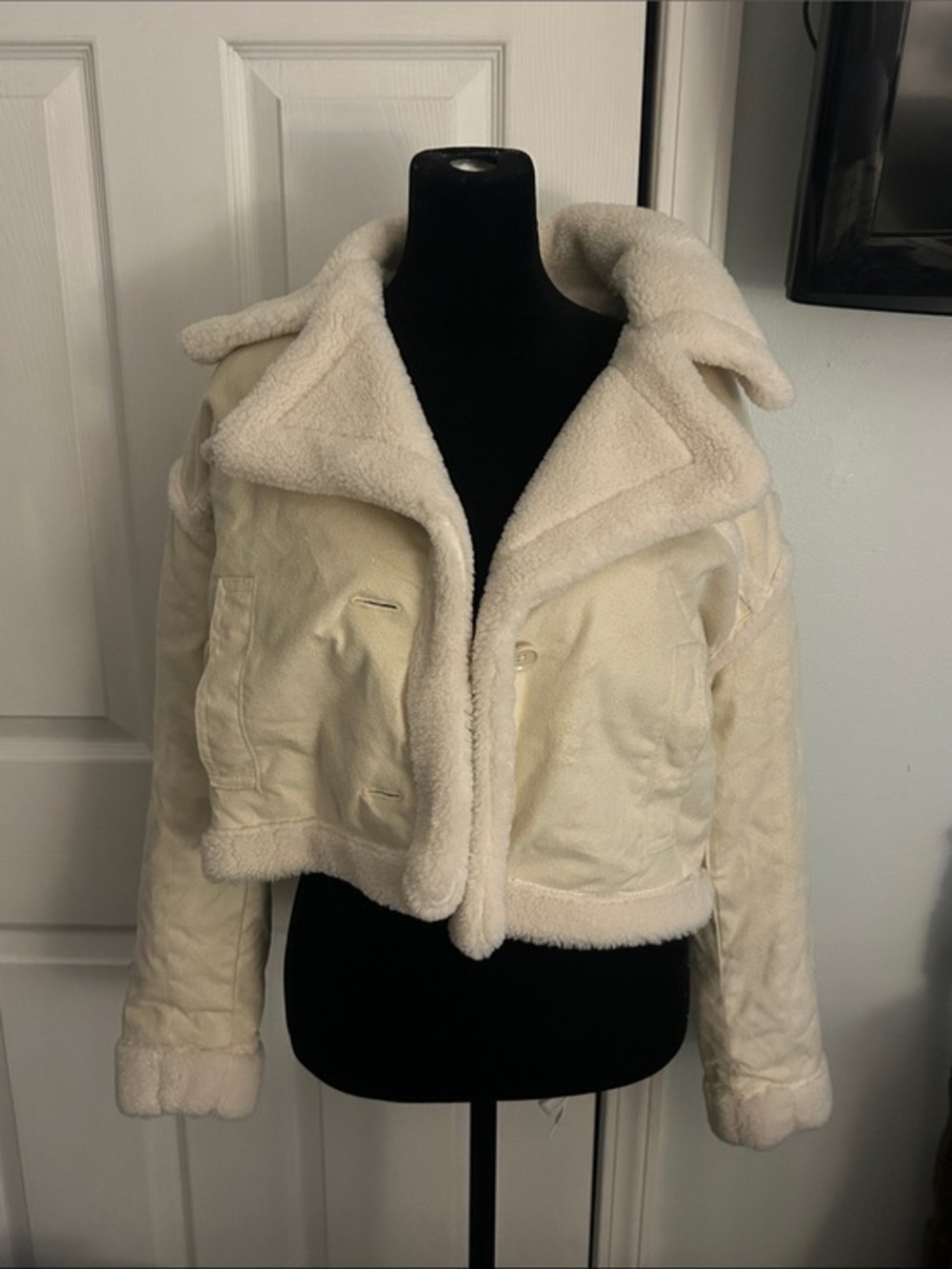 Hollister Cream Teddy Sherpa Cropped Jacket